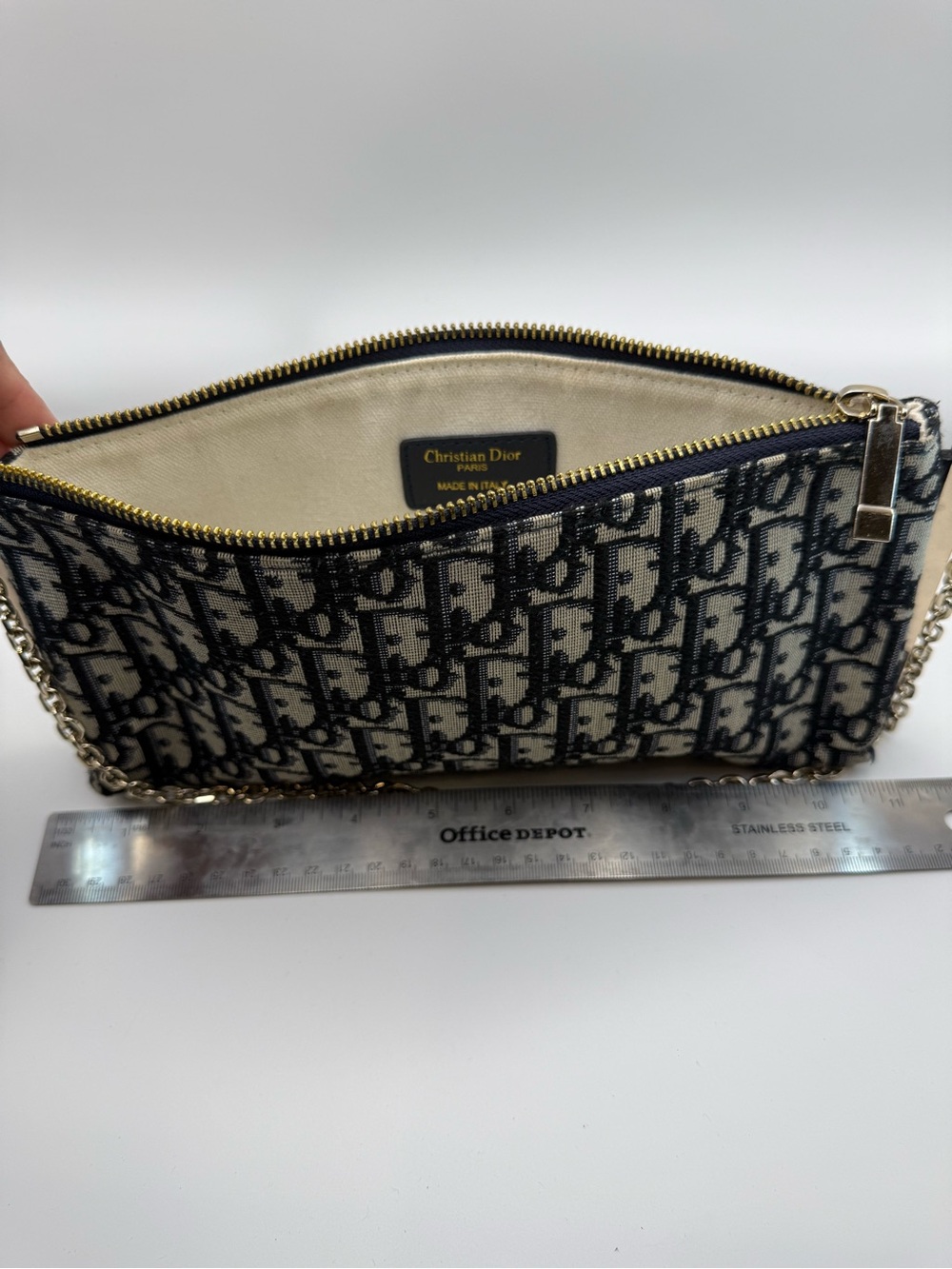 Designer Inspired Black & Cream Shoulder Bag - Picture 3 of 8